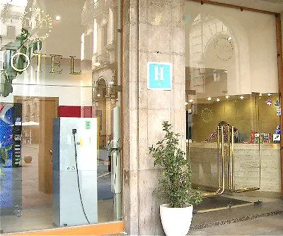 Roma Reial Hotel Barcelona 0*,