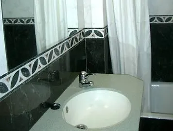 Roma Reial Hotel Barcelona 0*,  Spanyolország