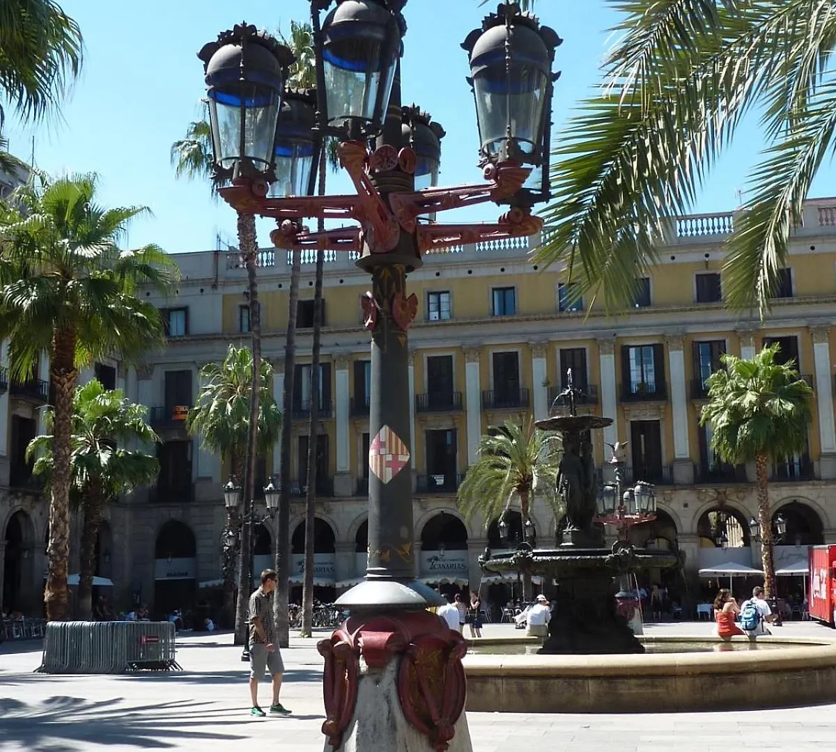 Отель Roma Reial Барселона