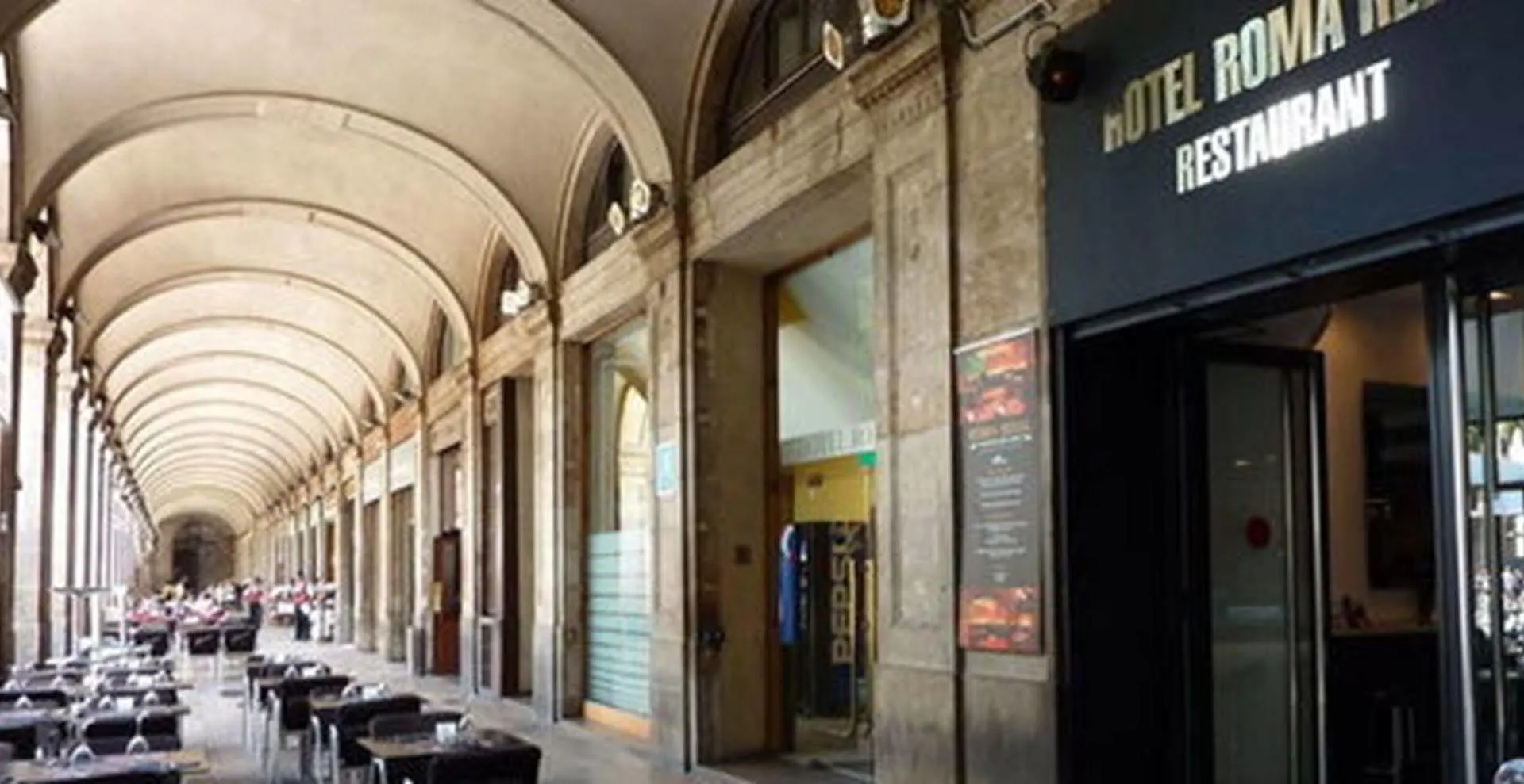 Отель Roma Reial Барселона